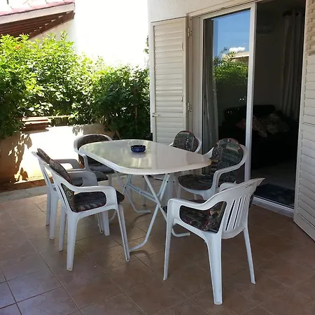 Sun And Sand Apartment